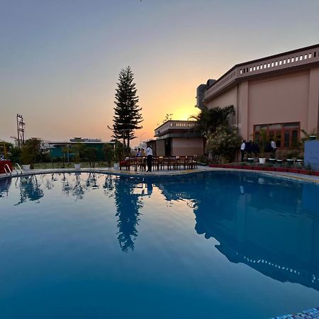 Hotel Padmini Palace Rani Pokhri Exterior photo