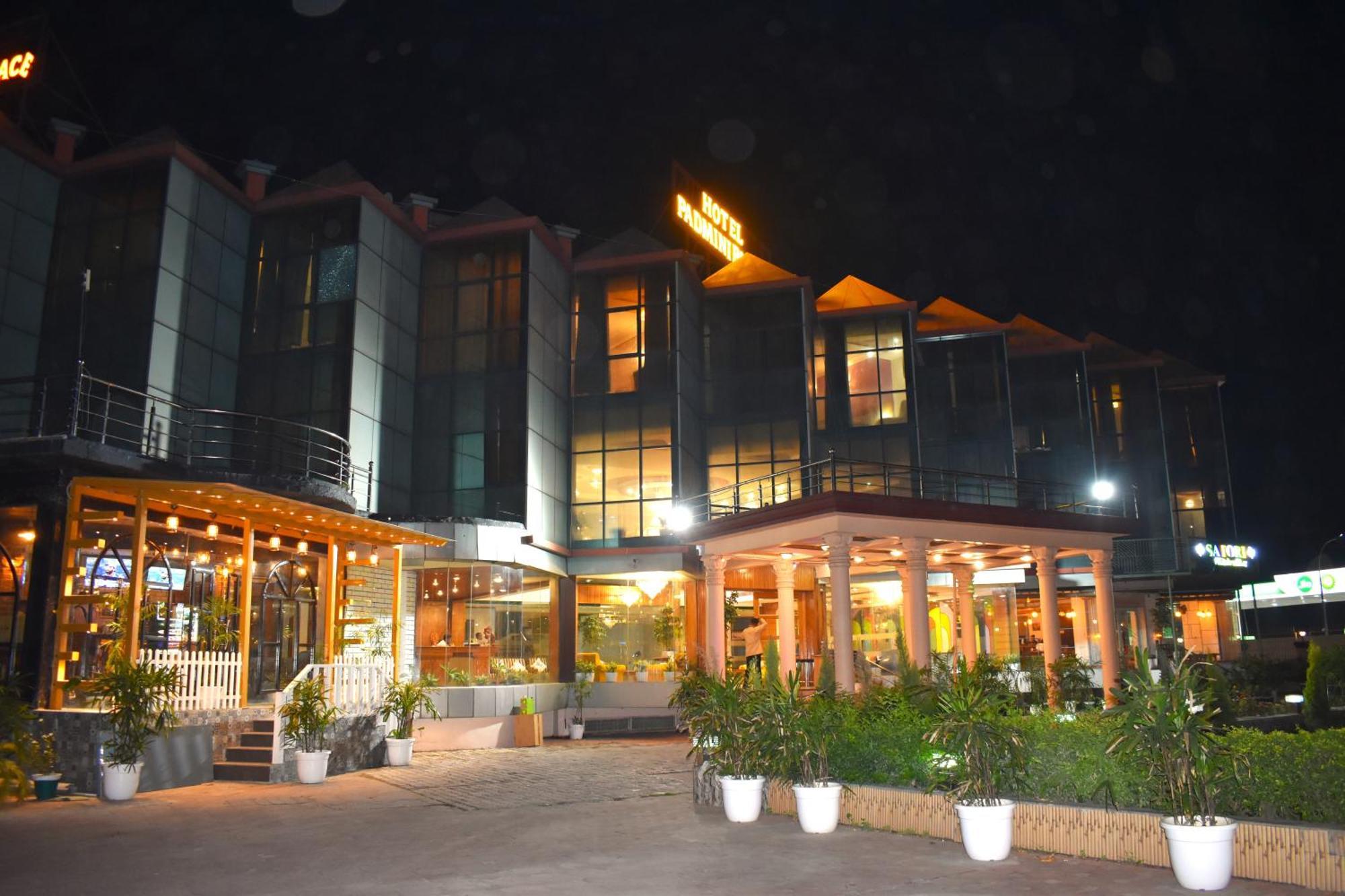 Hotel Padmini Palace Rani Pokhri Exterior photo