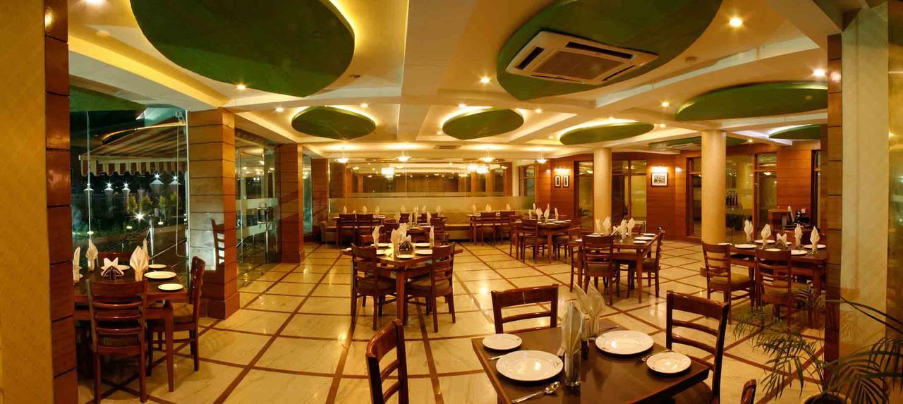 Hotel Padmini Palace Rani Pokhri Exterior photo